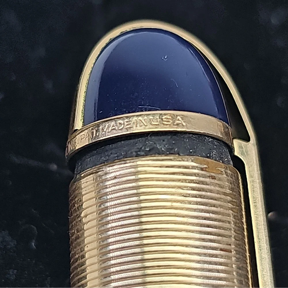 Vintage Eversharp Skyline‎ BlackFountain Pen 14K Gold Nib Gold Trim 40's